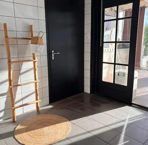 With Private Pool & Jacuzzi Velddriel