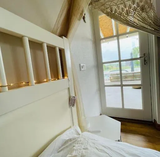 With Private Pool & Jacuzzi Daire *