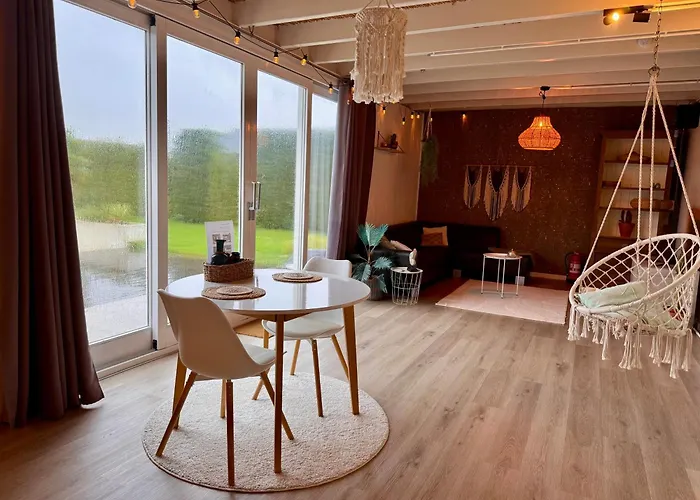 With Private Pool & Jacuzzi Velddriel