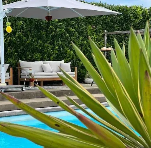 With Private Pool & Jacuzzi Apartamento Velddriel