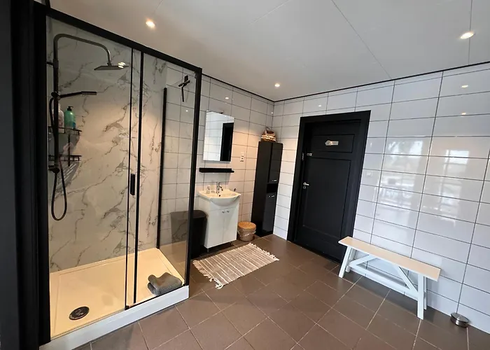 With Private Pool & Jacuzzi Apartamento