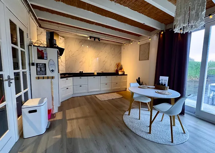 With Private Pool & Jacuzzi Apartamento *